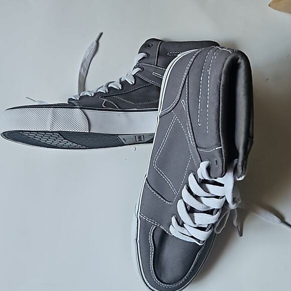 Airwalk gray Men  shoes sneakers high top Size 8.5 - Picture 9 of 9